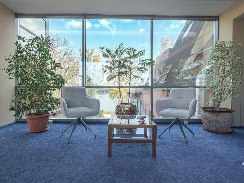 Фото Holiday Beach Budapest Wellness Hotel with Sauna Park