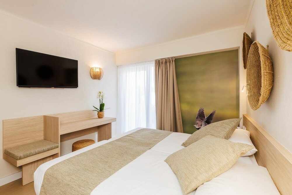 Фото Hotel Alondra