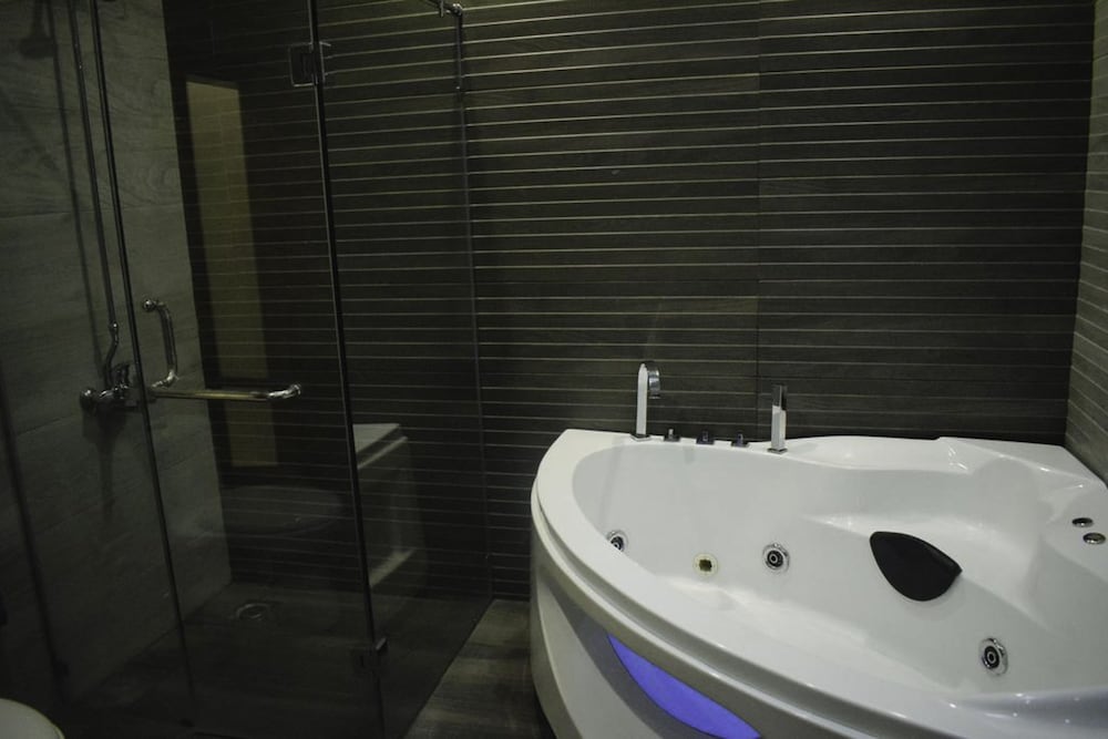 Фото Grand Millennium Hotel