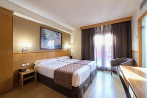 Гостиница Отель Catalonia Park Güell