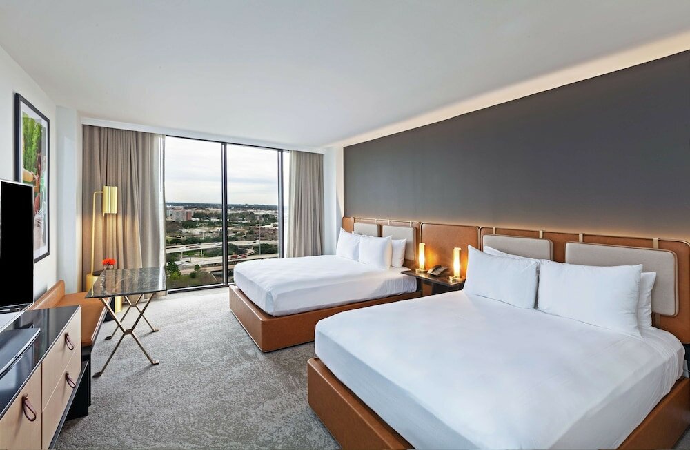 Фото C. Baldwin, Curio Collection by Hilton