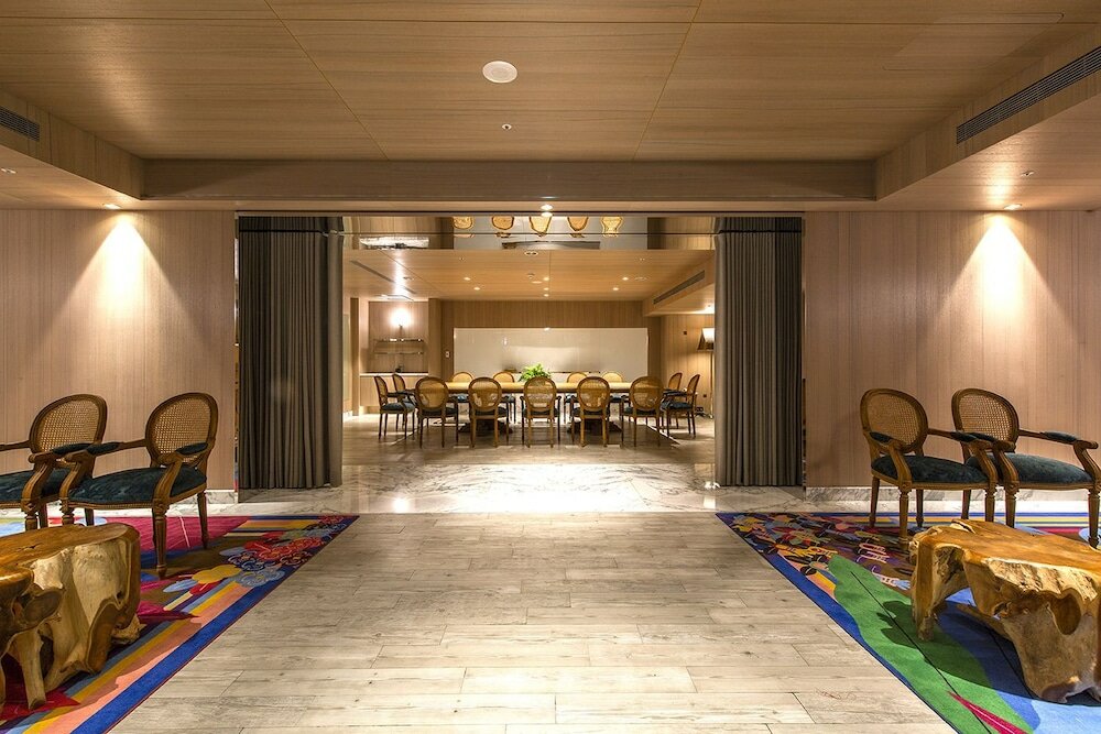 Фото Inhouse Hotel Grand