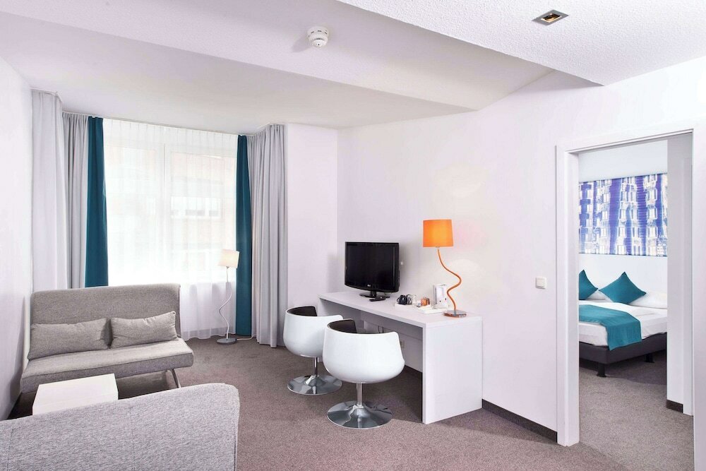 Фото Wyndham Garden Düsseldorf City Centre Königsallee