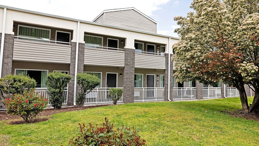 Фото Magnuson Hotel Virginia Beach