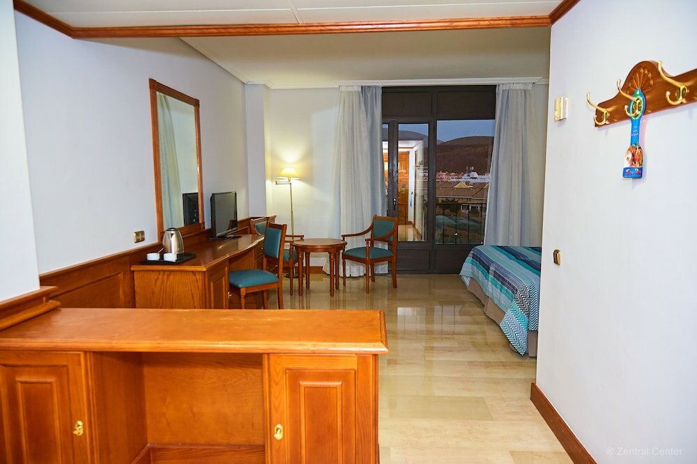 Фото Hotel Zentral Center Adults Only