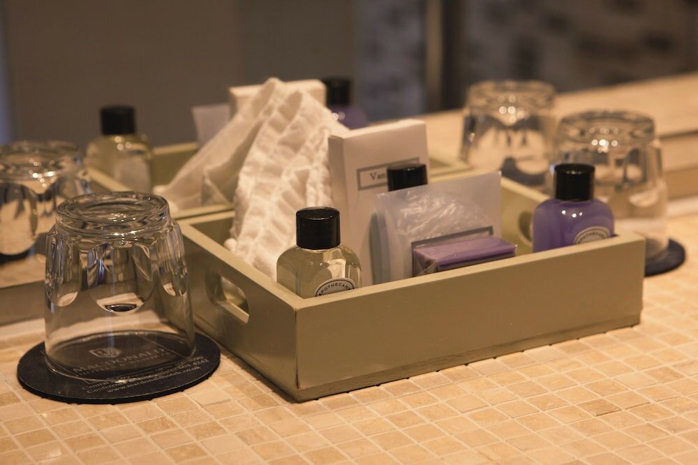 Фото Macdonald Bear Hotel