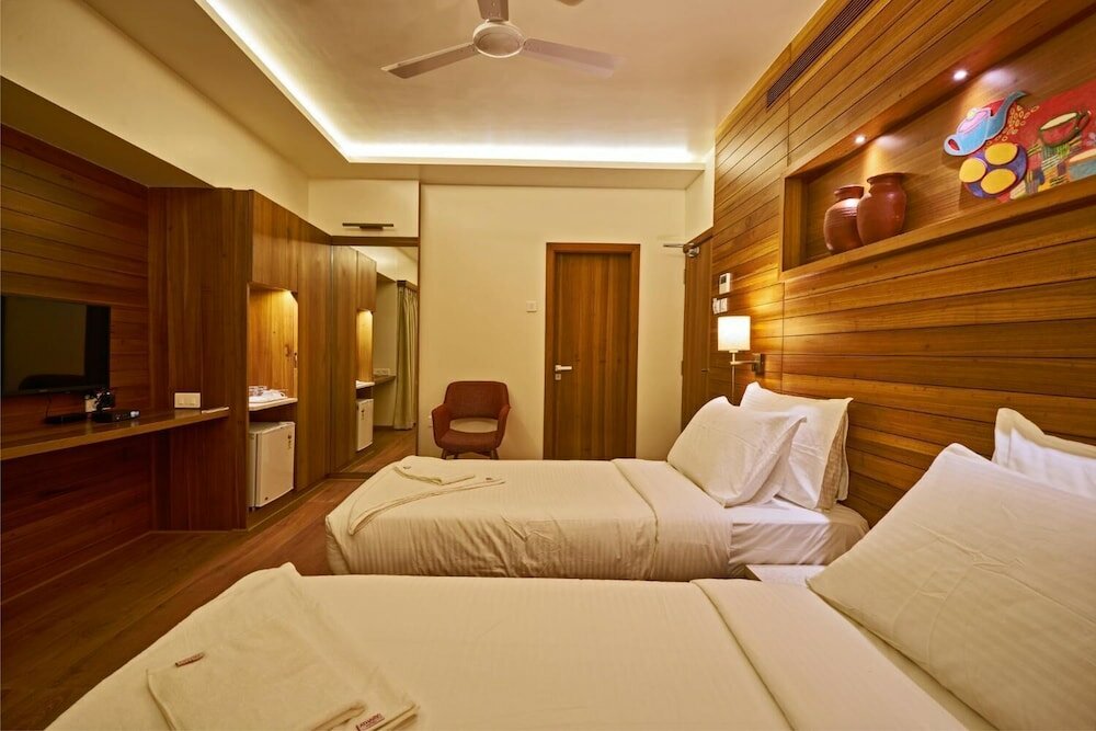 Фото Hotel Atharv