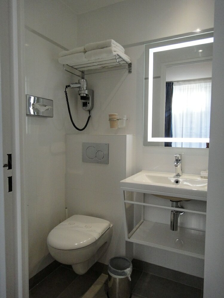 Фото Austin's Saint Lazare Hotel