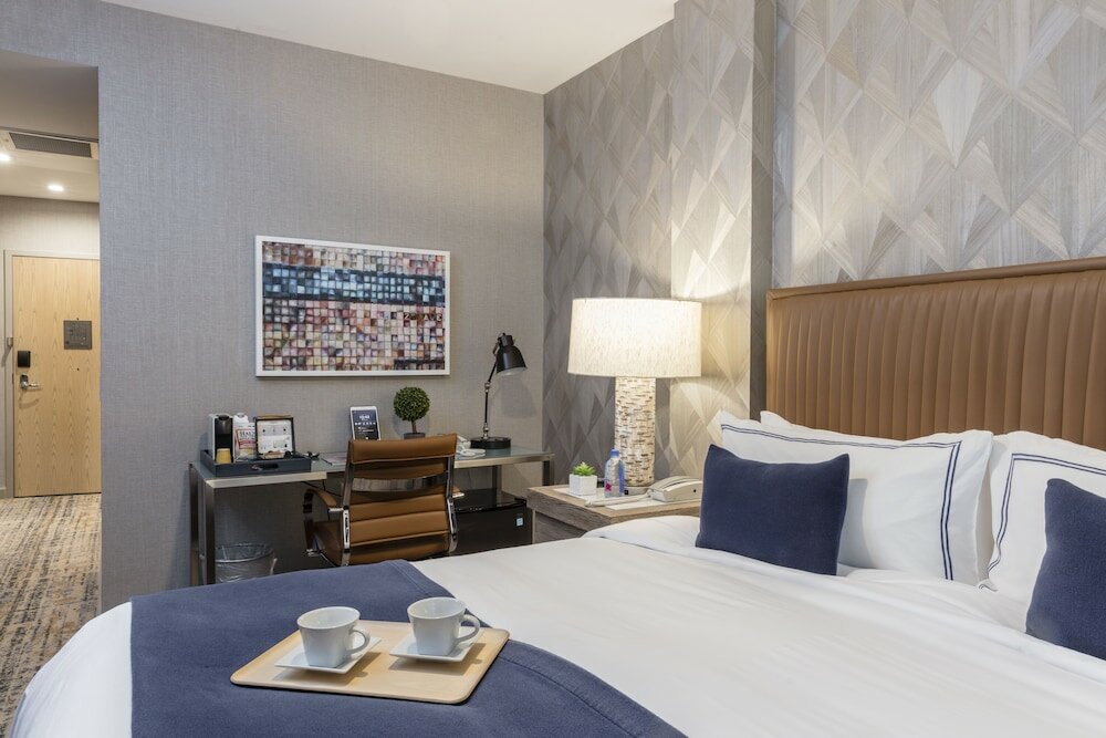 Фото The Artezen Hotel