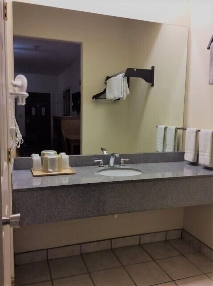 Фото Texas Inn Weslaco