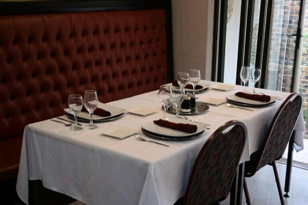 Фото African Moon Corporate House