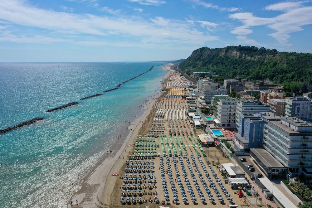 Фото Amadei Hotel Figaro & Apartments