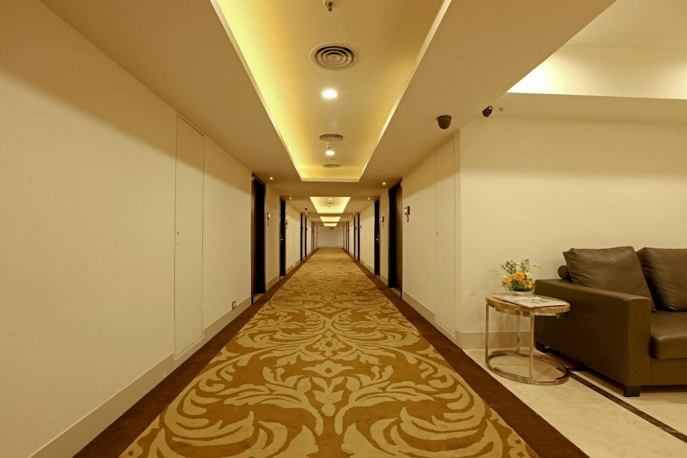Фото Goutham Grand Hotel