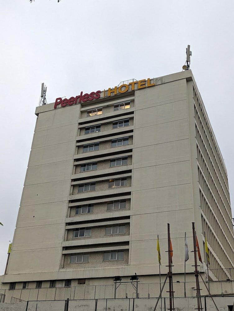 Фото Peerless Hotel Kolkata