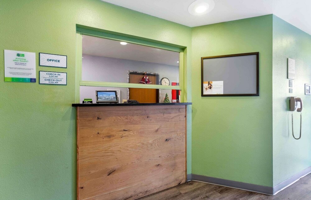 Фото WoodSpring Suites Phoenix I-17 North