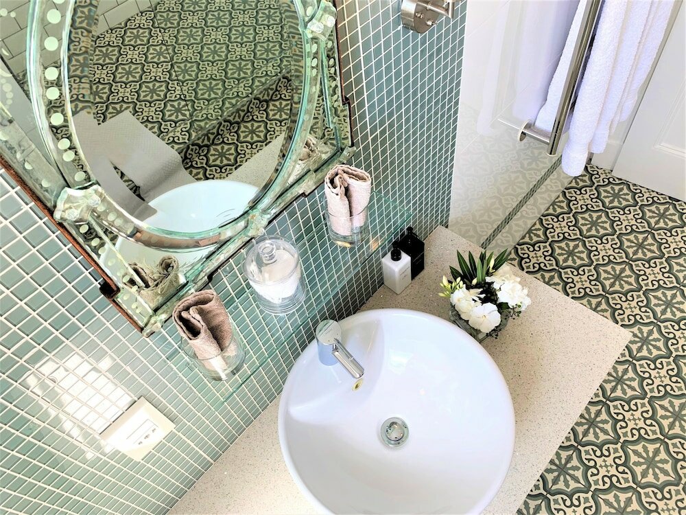 Фото Abbey Manor Luxury Guesthouse