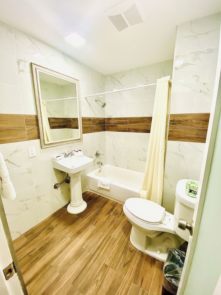 Фото Casa Blanca Inn & Suites