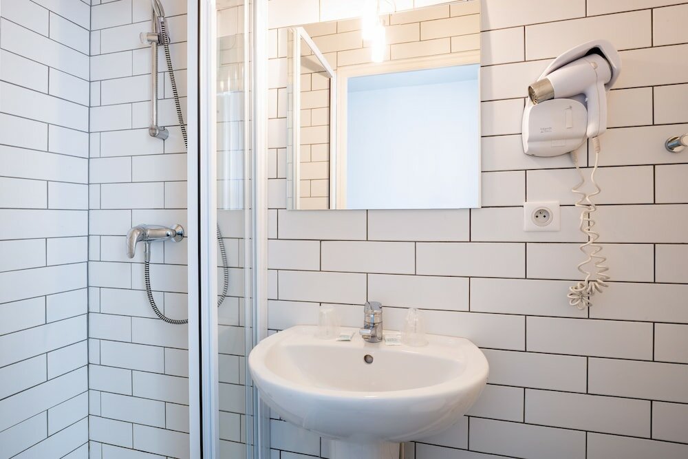 Фото Au Patio Morand Hotel