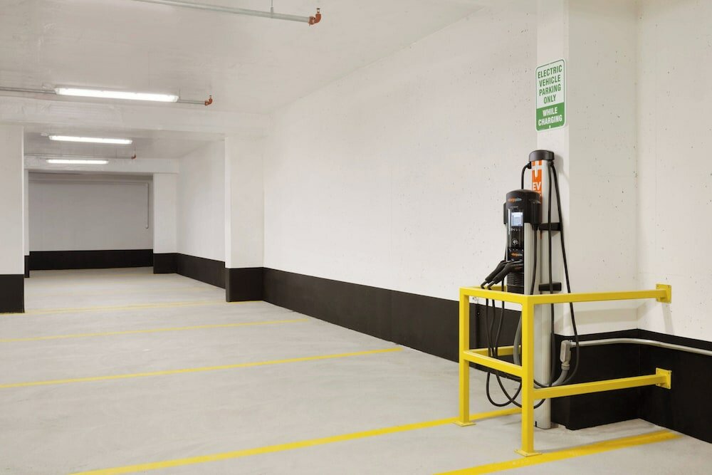 Фото Courtyard by Marriott Toronto Mississauga/West