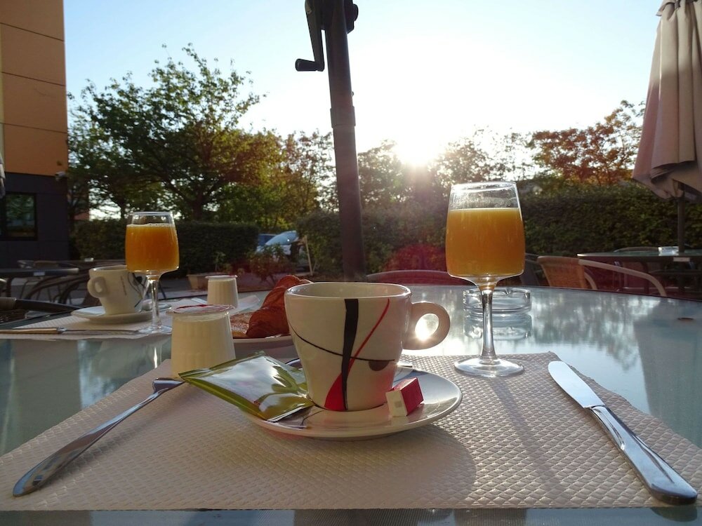 Фото Euro Hotel Paris Creteil