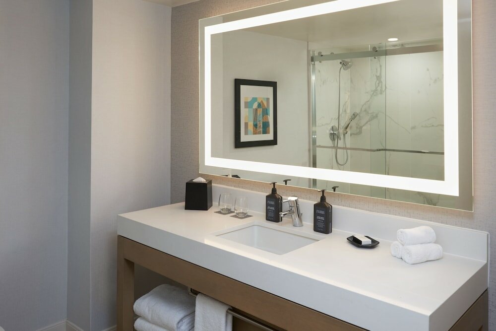 Фото Sheraton Pittsburgh Hotel at Station Square