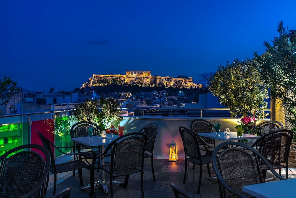 Фото отеля 1