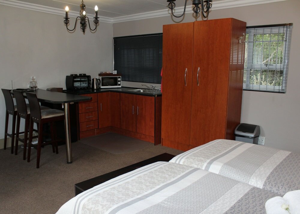 Фото Cottonwood Guesthouse