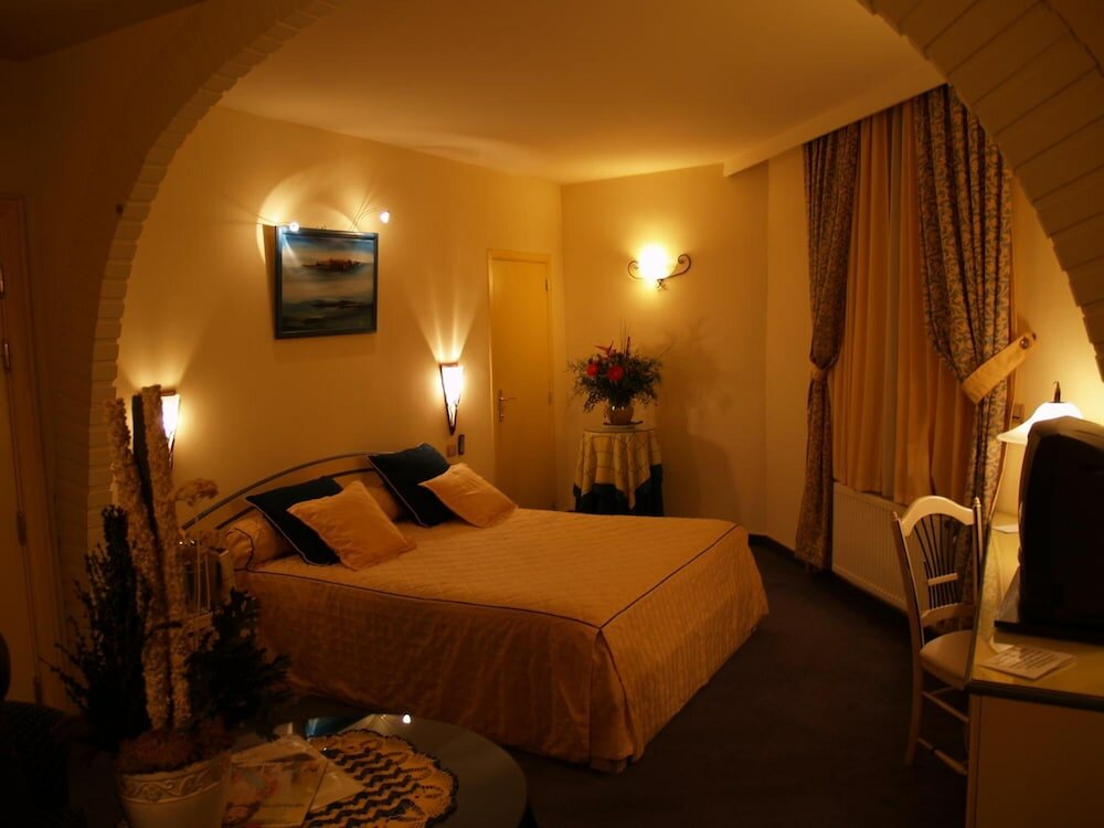 Фото Les Reflets Jaunes