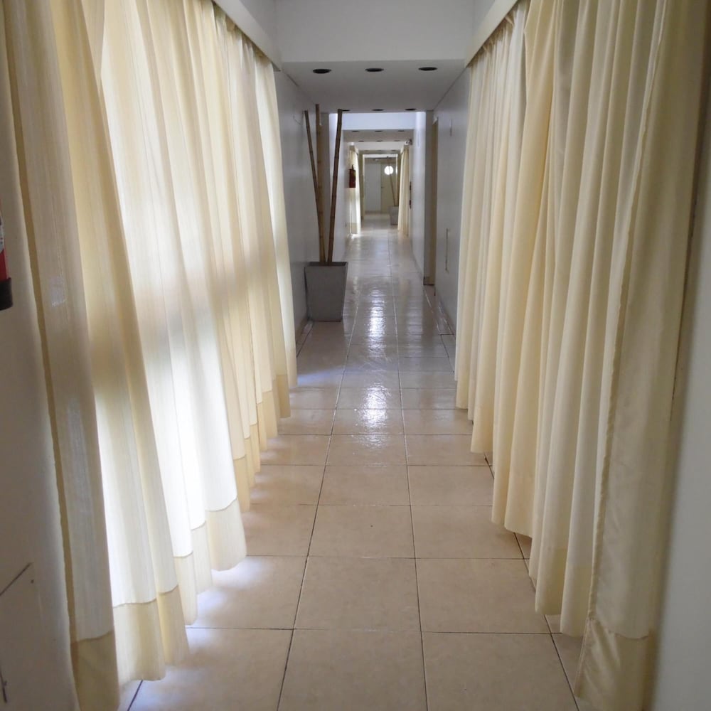 Фото Hotel Adrazi