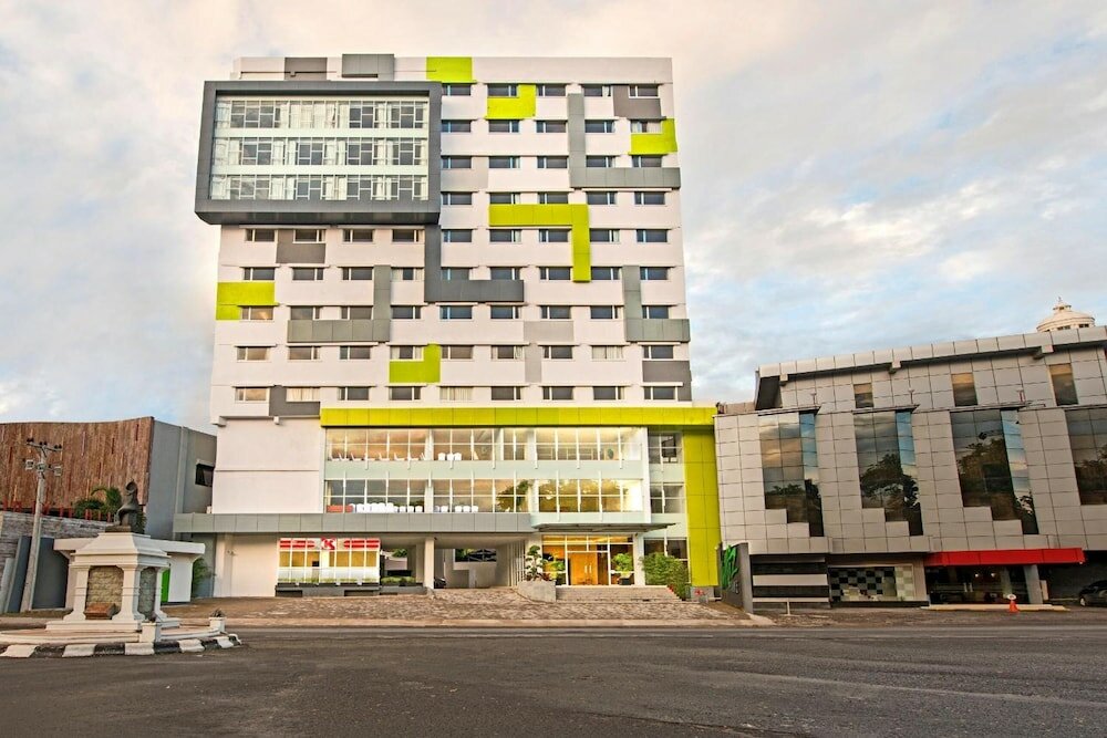 Фото Whiz Prime Hotel Hasanuddin Makassar