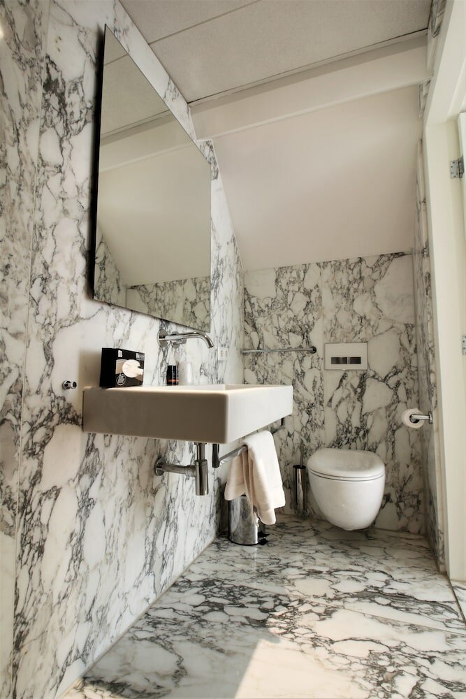 Фото The Bank Hotel