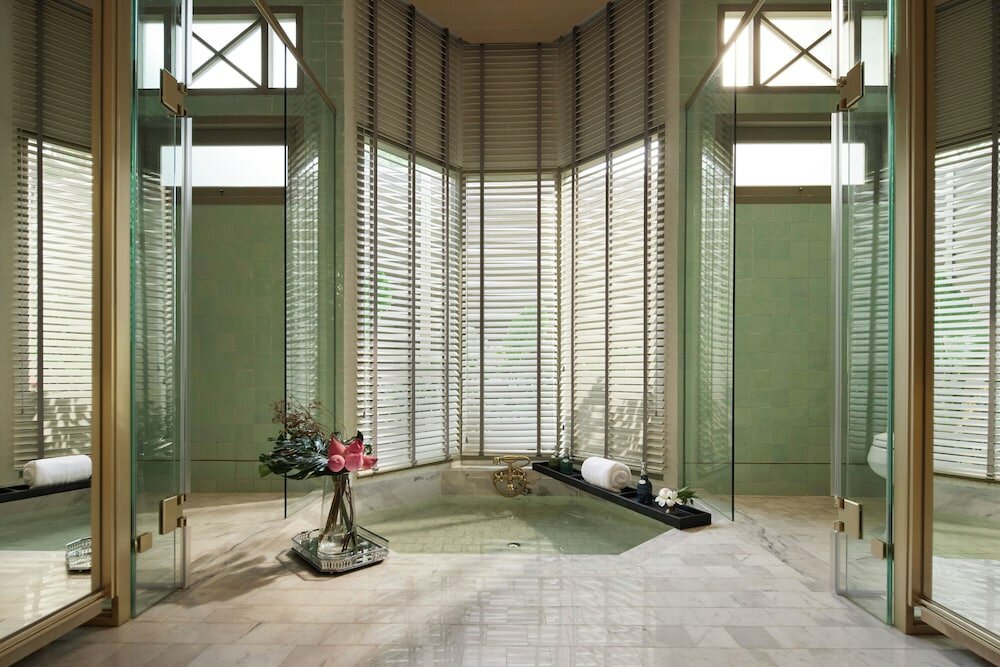 Фото Charras Bhawan Hotel and Residences