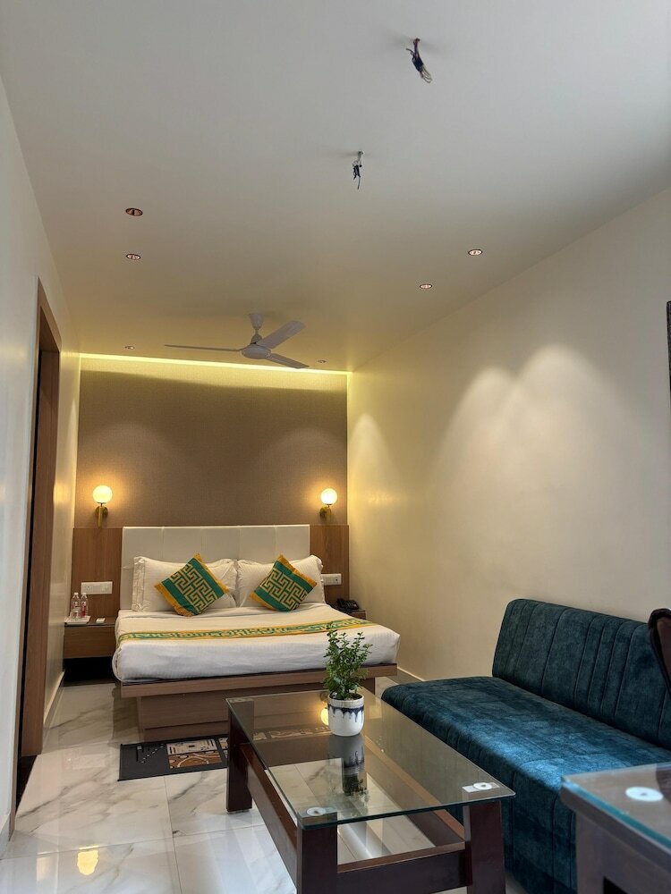 Фото Hotel Taj Inn