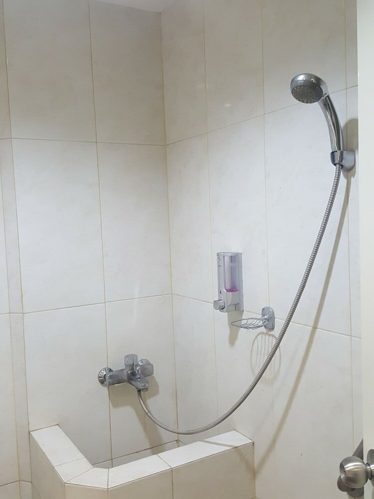 Фото Hotel Kharisma