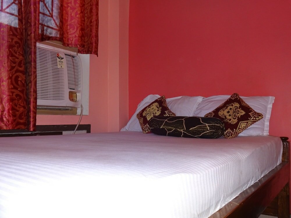 Фото Hotel Viraat Inn