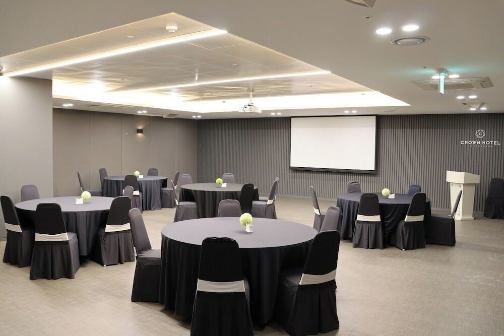 Фото Crown Hotel Changwon