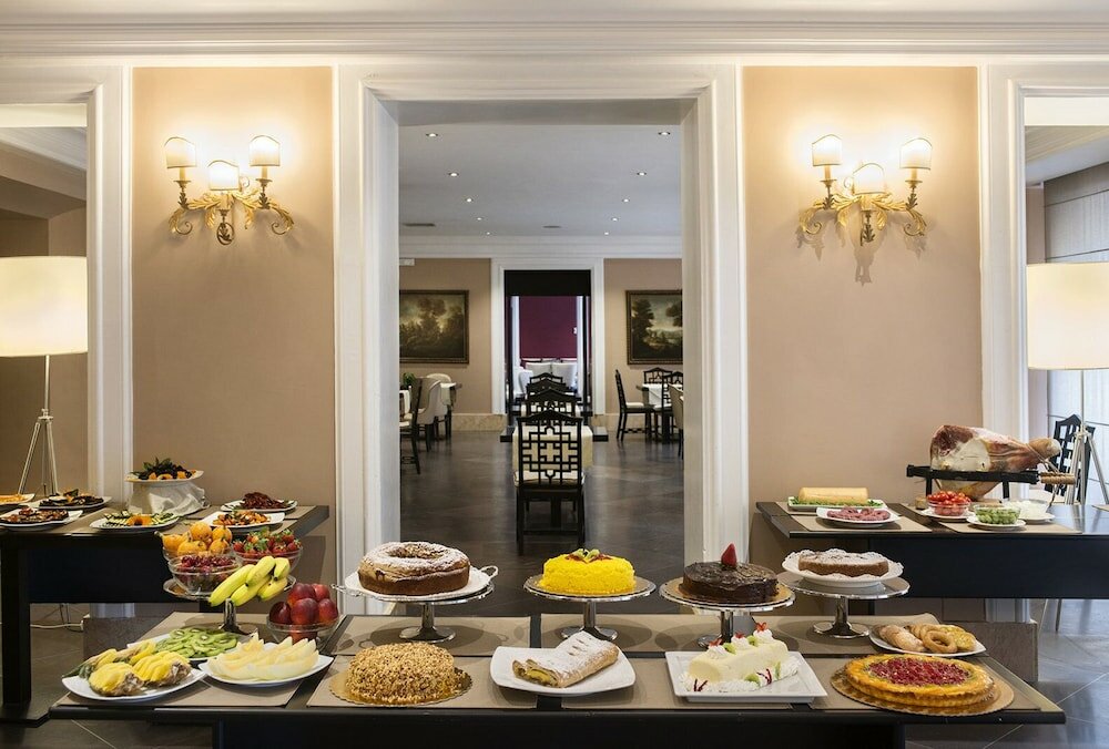 Фото Ambasciatori Place Hotel