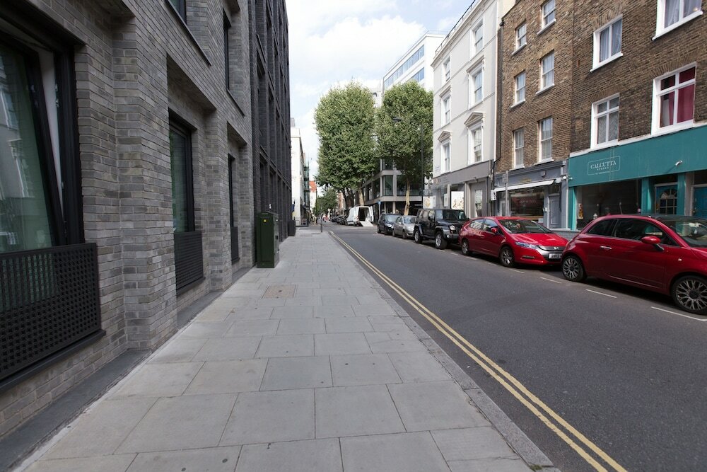 Фото Charlotte Street Apartments by Allô Housing