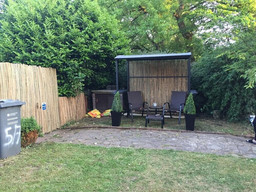 Фото Queens Guesthouse Manchester