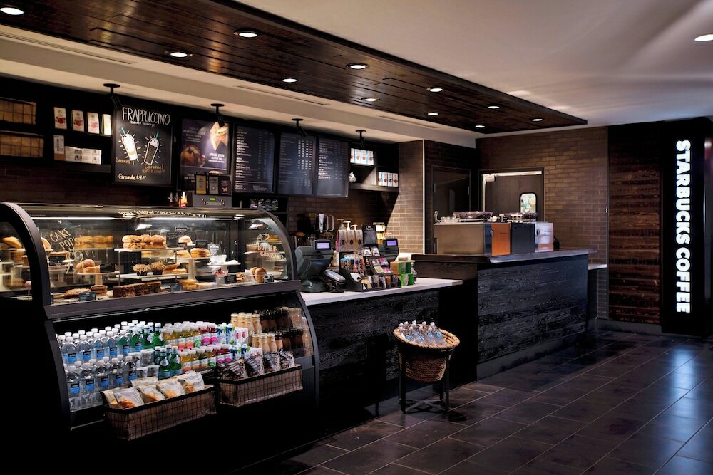 Фото Toronto Marriott City Centre Hotel