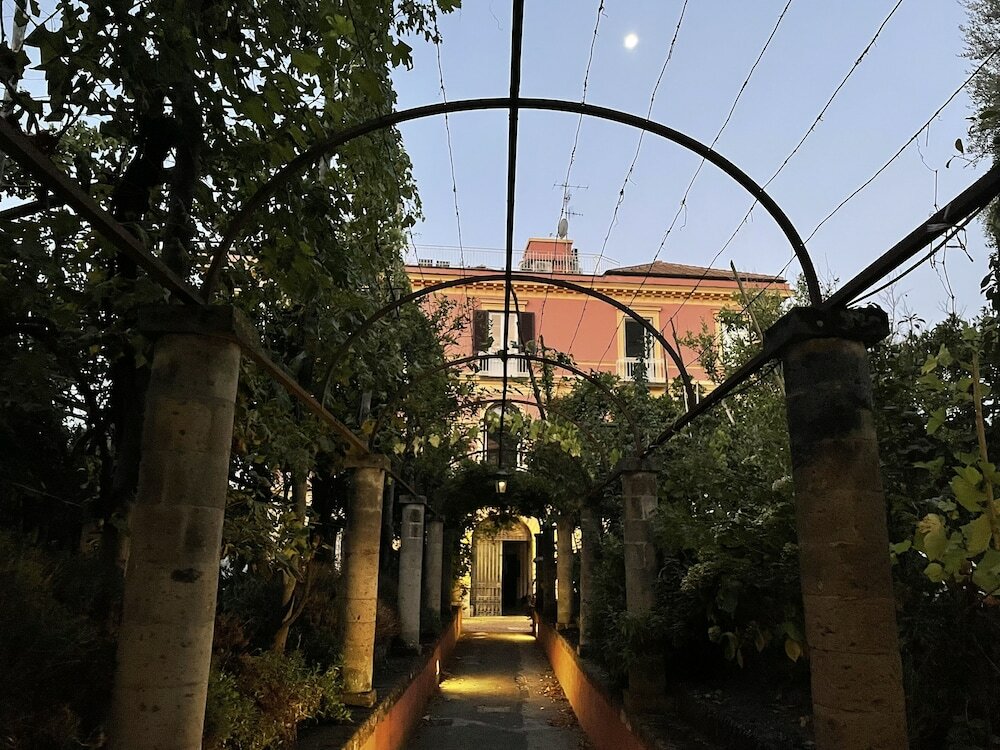 Фото The Secret Garden Relais