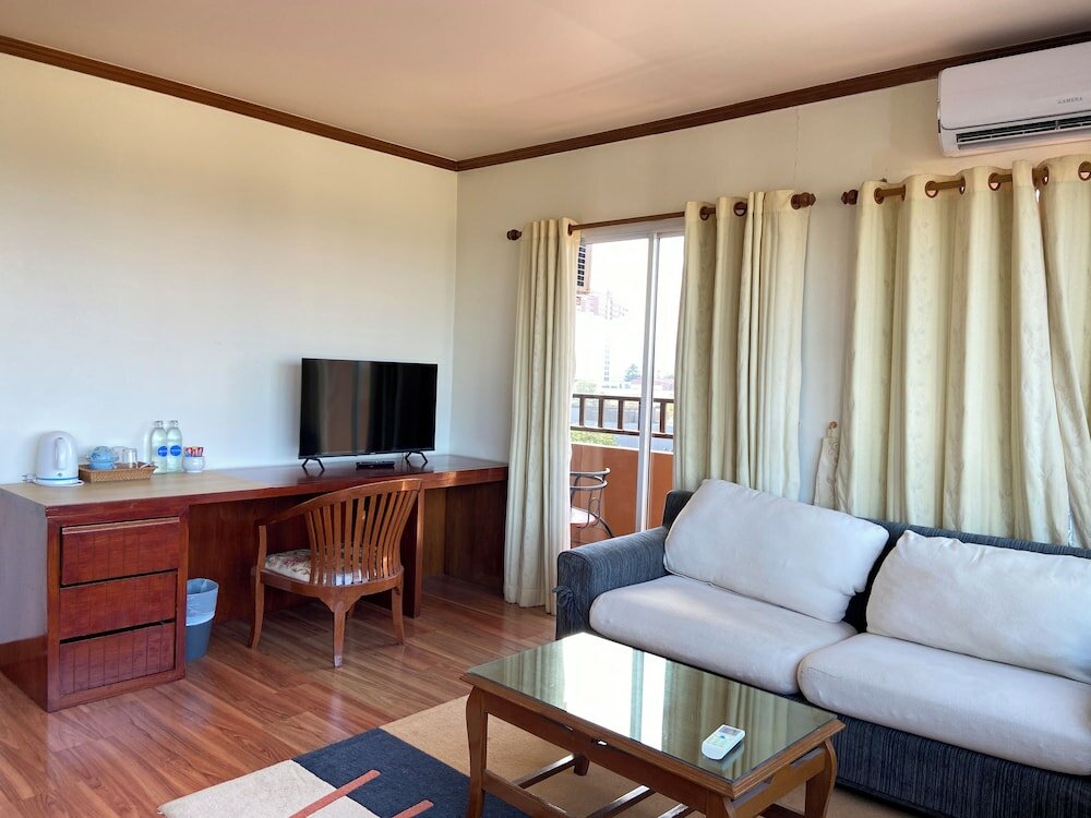 Фото Thipurai Beach Hotel