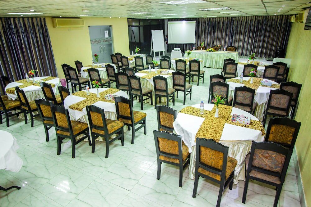 Фото Hotel Lake Breeze