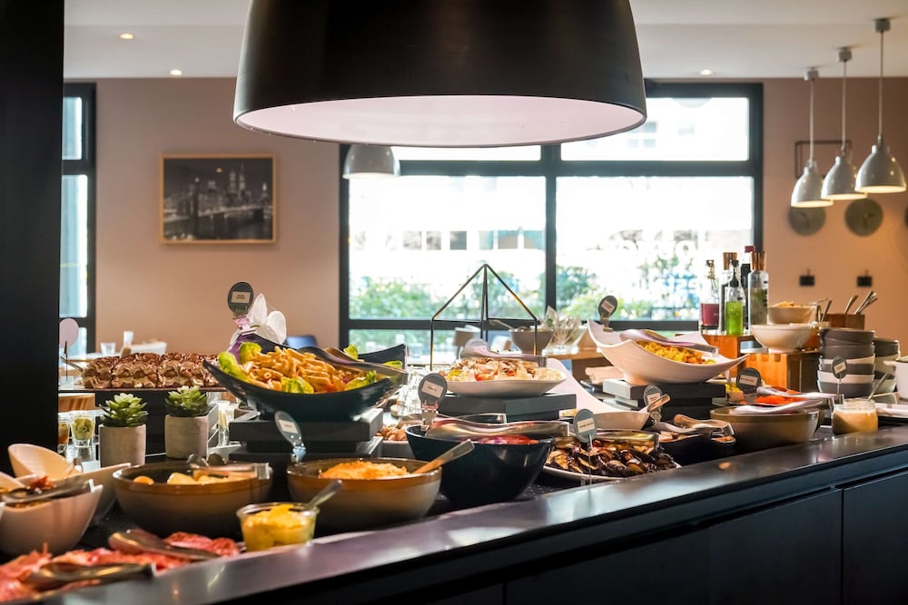 Фото Premiere Classe Paris Ouest Pont De Suresnes