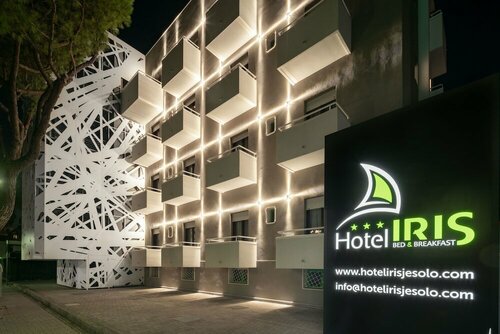 Внешний вид отеля Hotel Iris в Езоле, фото 1