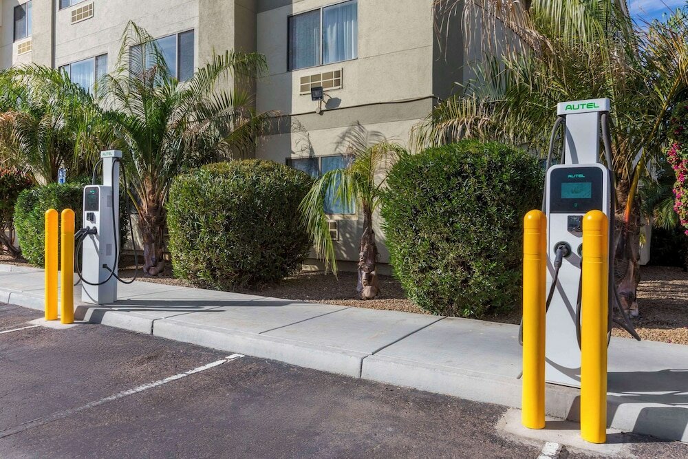 Фото Comfort Inn West