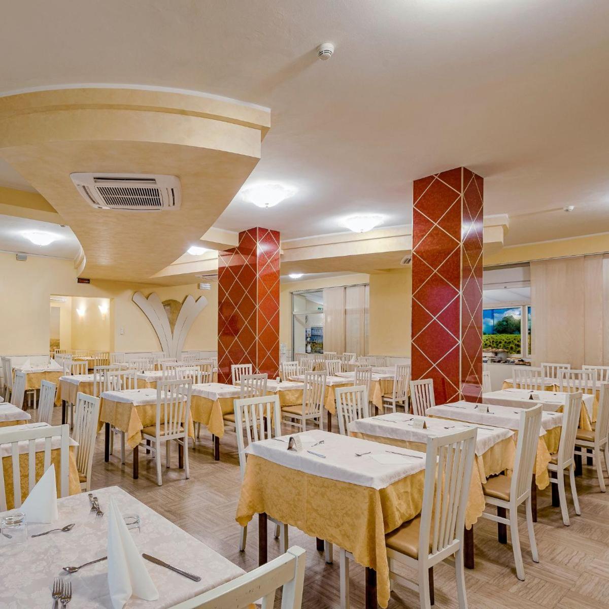 Фото Hotel Plaza