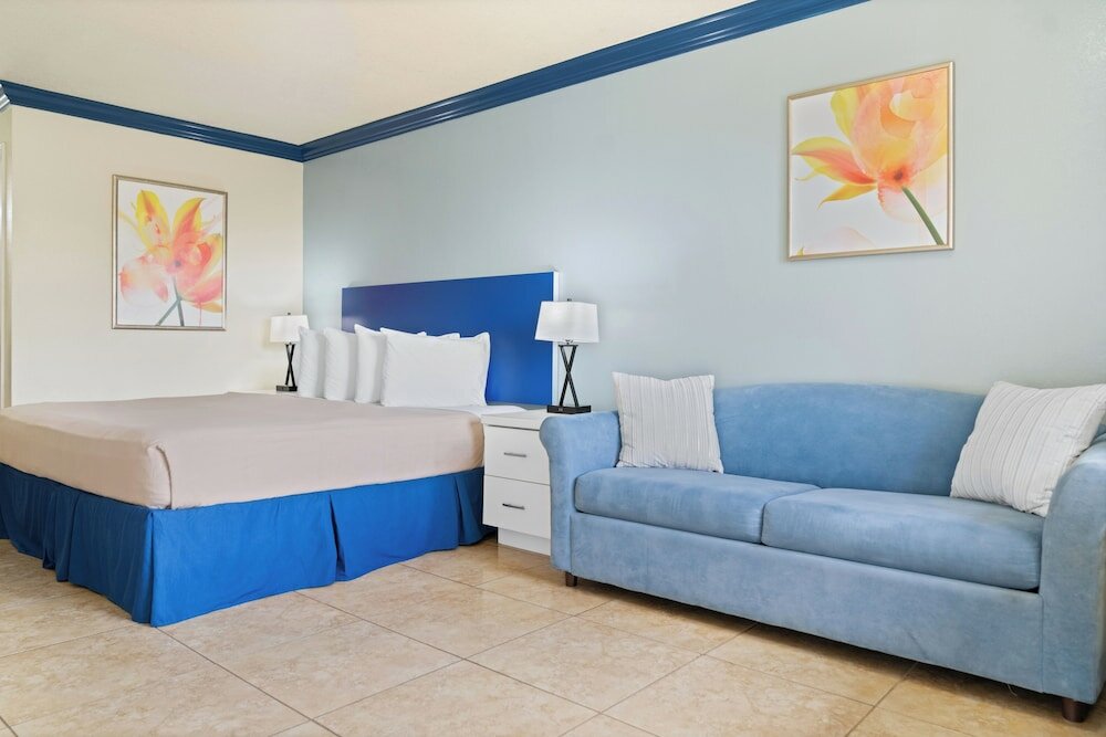 Фото SureStay Plus by Best Western Orlando International Drive