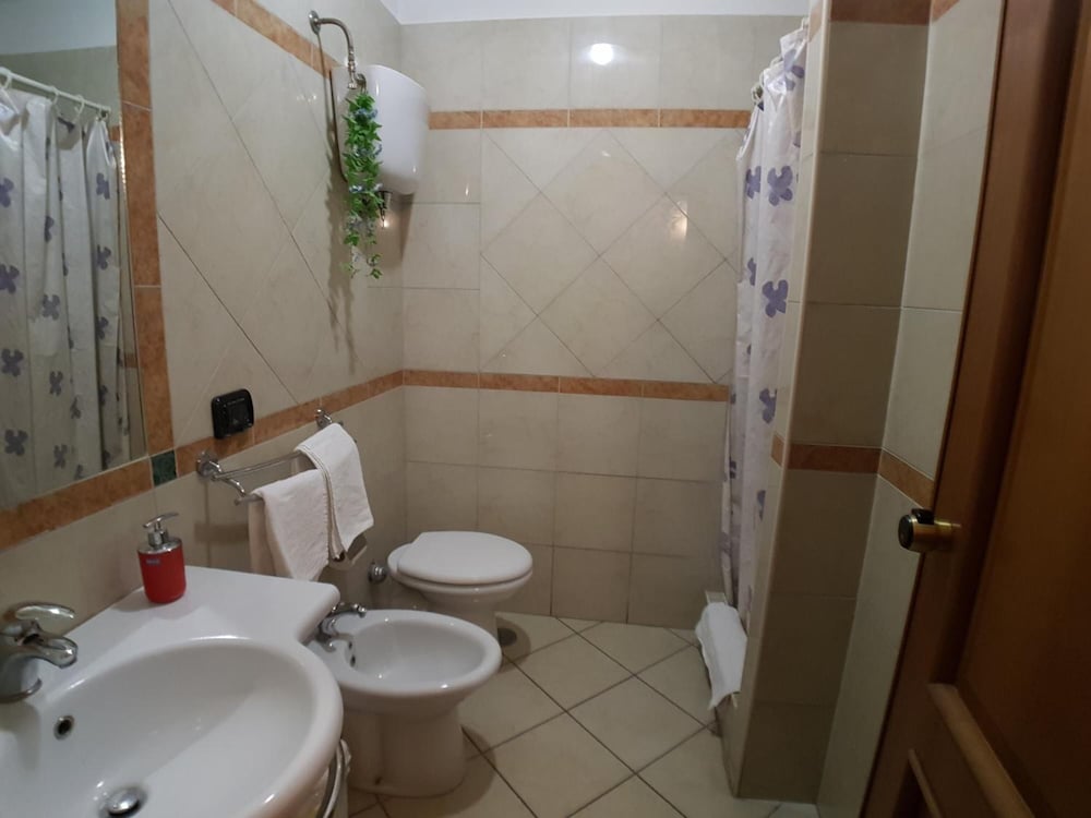 Фото Hotel Ginerva a Napoli