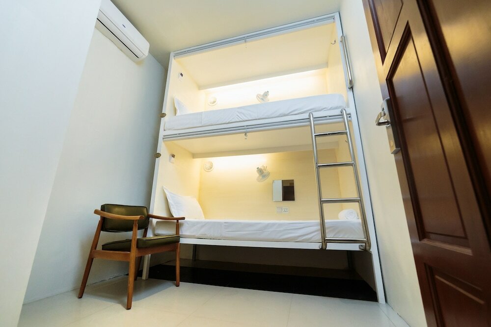 Фото Tambayan Capsule Hostel